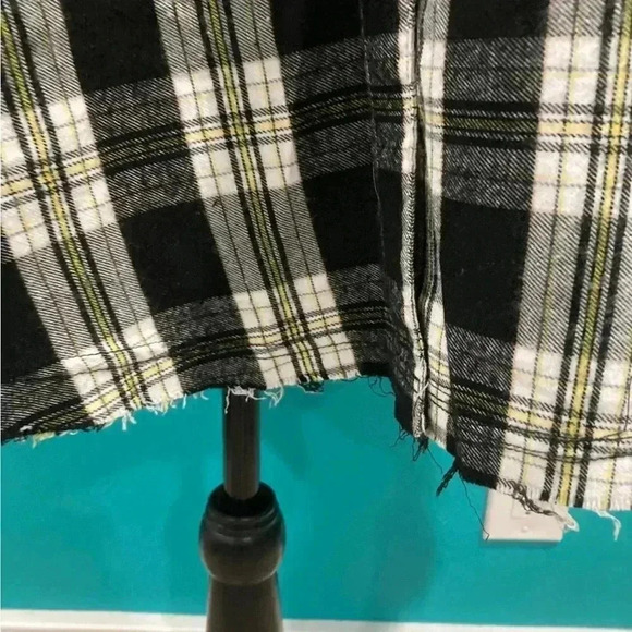 New with tags La Miel in size s, Blossom 90's Flannel in color Red - Picture 6 of 9